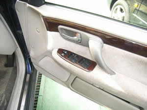 パワーウィンドーのスイッチ